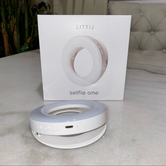 Littil Selfie One Rechargeable Ring Light Clip-On for iPhone, Laptop, Etc. - Picture 5 of 16